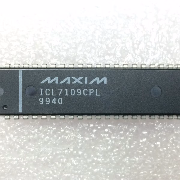 7109CPL IC ADC 3STATE BI OUT 12BIT 40PIN PDIP 2 PIECES