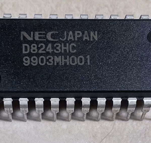D8243HC 8243 Bus Controller - NOS