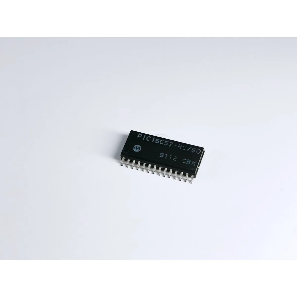 PIC16C57-RCI/P PIC16C57 DIP28 MICROCHIP IC MCU 8BIT 3KB OTP